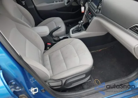 2017 Hyundai Elantra Se z USA, uszkodzony, nr VIN KMHD84LF5HU371592